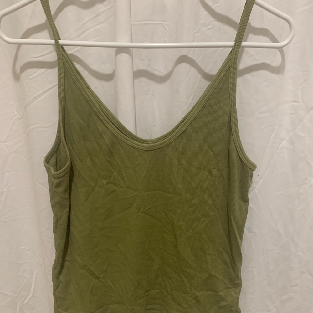 3 universal threads tank tops in multiple colors